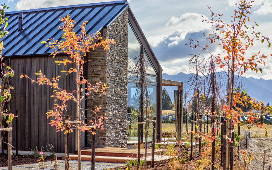 Terrace Wanaka 16 McCaw Mews Exterior Planting