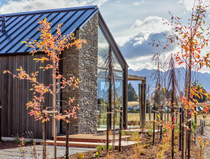 Terrace Wanaka 16 McCaw Mews Exterior Planting